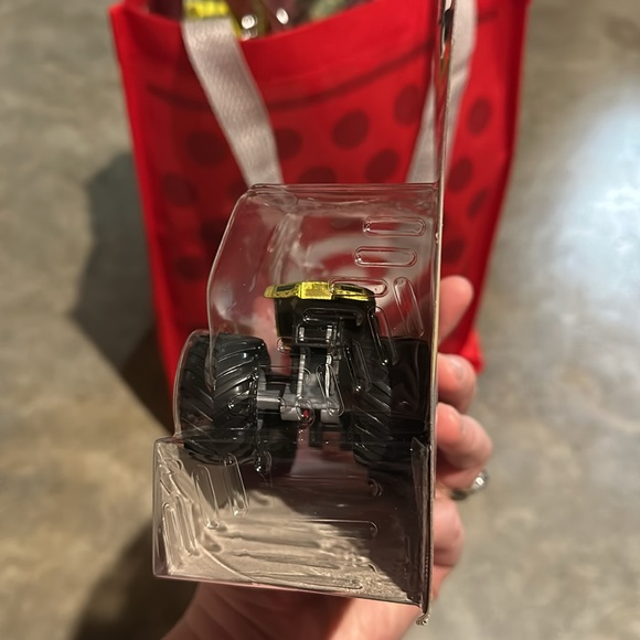 Monster Jam Maximum Destruction - Picture 2 of 2